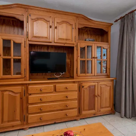 Floritas 19 - Two Bed Appartamento Playa de las Americas (Tenerife)