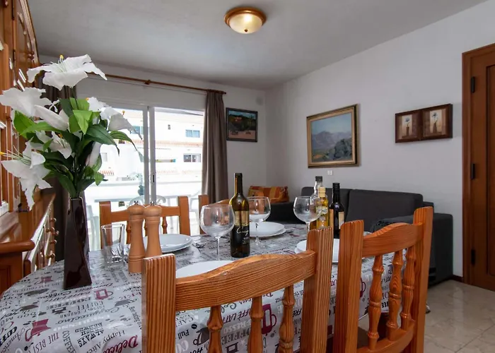 Floritas 19 - Two Bed Playa de las Americas (Tenerife)