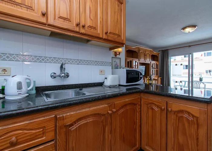 Floritas 19 - Two Bed * Playa de las Americas (Tenerife)