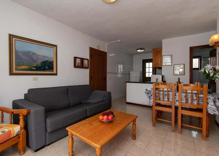 Floritas 19 - Two Bed Playa de las Americas (Tenerife)