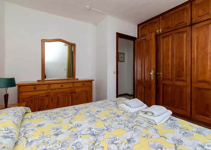 Floritas 19 - Two Bed * Playa de las Americas (Tenerife)