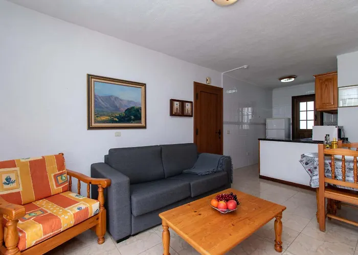 Floritas 19 - Two Bed Apartamento Playa de las Americas (Tenerife)